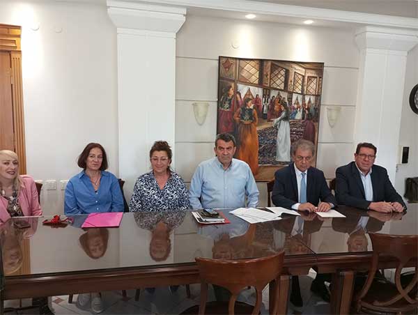 Καστοριά: Υπογραφή σύμβασης 2.054.725,70€ για την ενεργειακή αναβάθμιση του νοσοκομείου, παρουσία του Περιφερειάρχη Δυτ. Μακεδονίας Γιώργου Αμανατίδη.
