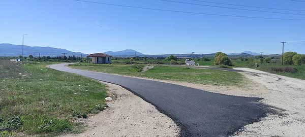 Ξεκίνησαν οι ασφαλτοστρώσεις προς τις κτηνοτροφικές μονάδες στα Πετρανά