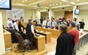 Eνός λεπτού σιγή στο Δημοτικό Συμβούλιο Κοζάνης για την Ημέρα Μνήμης της Γενοκτονίας των Ελλήνων του Πόντου
