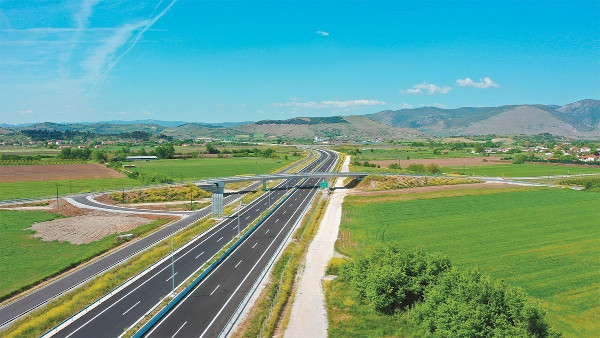 Ε65: Πώς μείωσε σε 3 ώρες το ταξίδι Αθήνα – Τρίκαλα – Το 2026 η παράδοση του τμήματος από Καλαμπάκα έως Γρεβενά