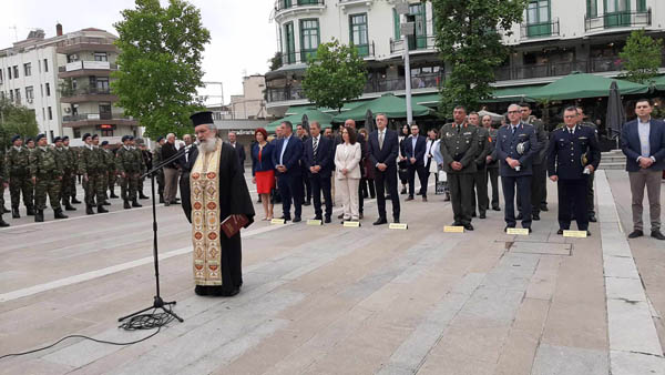 Επιμνημόσυνη δέηση και κατάθεση στεφάνων στην Κεντρική Πλατεία Κοζάνης για την Γενοκτονίας των Ελλήνων του Πόντου