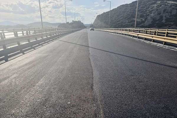 Ελεύθερη η κυκλοφορία και στις δύο διευθύνσεις χωρίς φωτεινό σηματοδότη στην Υψηλή Γέφυρα Σερβίων