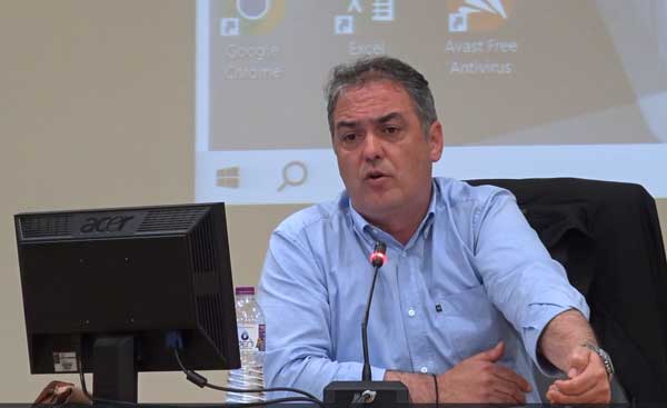 «Με την παρούσα Δημοτική Αρχή, Δήμος και τοπικές κοινωνίες συζητάμε πλέον μαζί για το θέμα των φωτοβολταϊκών» – Η τοποθέτηση του Δημάρχου Κοζάνης Γιάννη Κοκκαλιάρη στο Δημοτικό Συμβούλιο (Βίντεο)