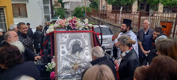 Το πέρασμα της εικόνας της Παναγίας της Ζιδανιώτισσας από την Λευκοπηγή