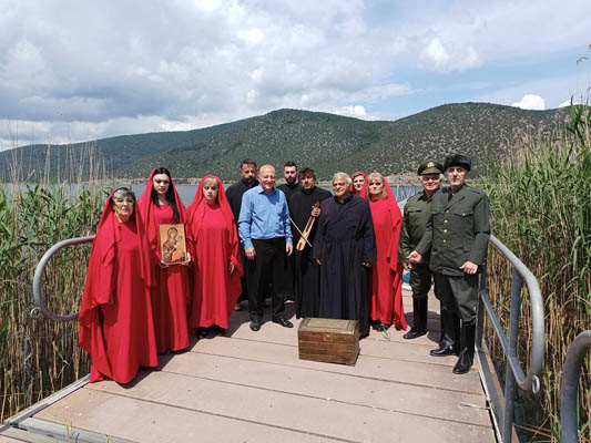 Στην Βασιλική του Αγίου Αχιλλείου Πρεσπών, έγιναν οι φωτογραφήσεις και τα βίντεο, για την μεγάλη θεατρική παραγωγή που ετοιμάζει η θεατρική ομάδα του Ποντιακού Συλλόγου Πτολεμαΐδας
