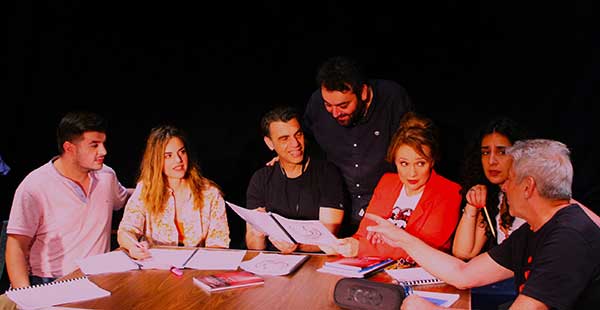 «Σκοτσέζικο Ντούς», της Χρύσας Σπηλιώτη, από το ΔΗ.ΠΕ.ΘΕ Κοζάνης- Πρεμιέρα 5 Ιουλίου στο Υπαίθριο Δημοτικό Θέατρο Κοζάνης