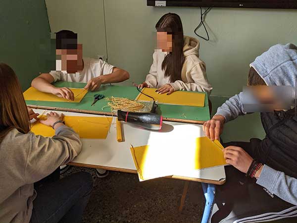 Ξενώνας Φιλοξενίας Γυναικών: Οι μαθήτριες και μαθητές του 2ου ΕΠΑΛ Κοζάνης παίρνουν πρωτοβουλία και στέκονται δίπλα στις φιλοξενούμενες οικογένειες