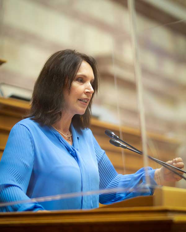 Καλλιόπη Βέττα: «Η κυβέρνηση, δειλή, μοιραία και άβουλη αντάμα, κρύβεται πίσω από την Δ.Ε.Η., όσον αφορά τις καταστροφές των υποδομών της Δυτικής Μακεδονίας»