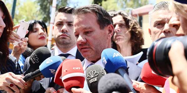 Η δημόσια συγγνώμη του Απόστολου Λύτρα για τον ξυλοδαρμό της συζύγου του: Θα προσπαθήσω να θεραπευτώ