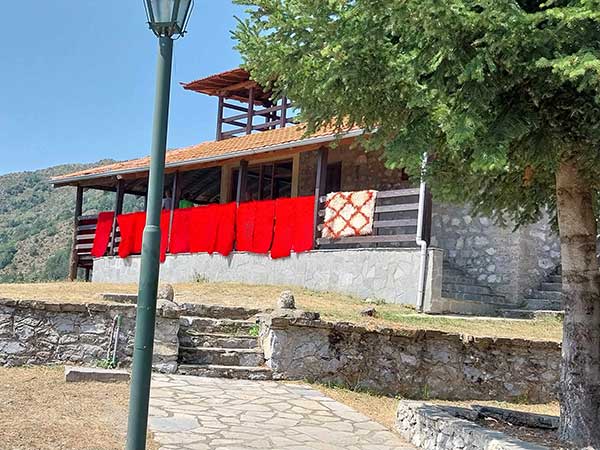 Εργασίες καθαριότητας στο Μπούρινο με αφορμή τον εορτασμό του Αγίου Παντελεήμονος
