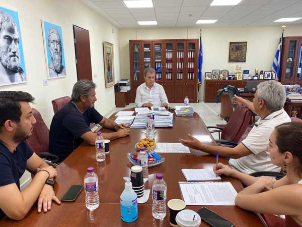 Συνάντηση του Γιώργου Αμανατίδη με εκπροσώπους του Μελισσοκομικού Συλλόγου Π.Ε. Κοζάνης