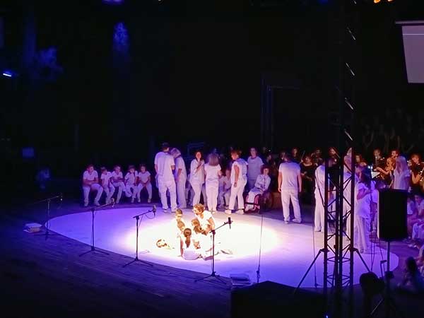 Η μουσικοθεατρική παράσταση «ΜΙΞ ΜΑΞ ΜΕΞ» παρουσιάστηκε στο Υπαίθριο Θέατρο Κοζάνης