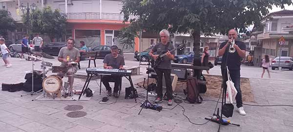 Βραδιά τζαζ μουσικής στην πλατεία του Κρόκου