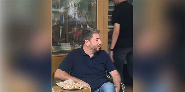Ο Ανδρουλάκης «ξαναχτύπησε» στα social: -«Απλά δεν τρώω να ξέρεις, έχω φάει» λέει και… κάθεται για μπουγάτσα –  Βίντεο από την περιοδεία του σε Νεστόριο, Καστοριά και Γρεβενά