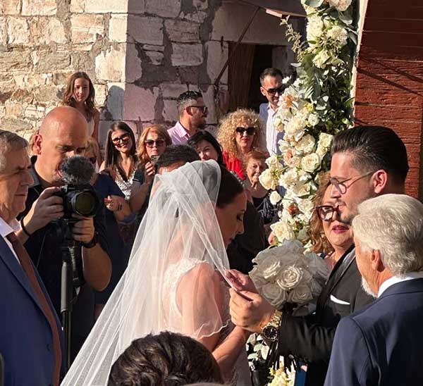 Παντρεύτηκε ο Λουκάς Ζαρογιάννης με την εκλεκτή της καρδιάς του Σταματία Στούπα