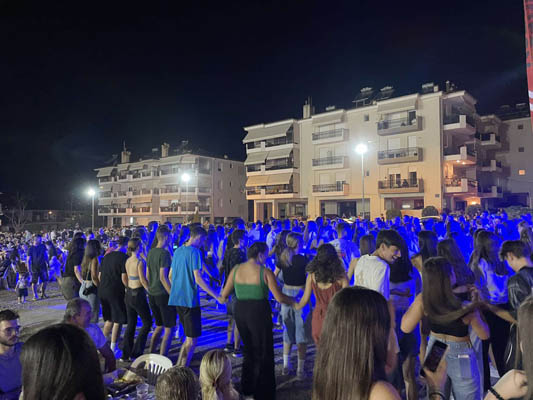Με ένα μεγάλο ποντιακό γλέντι “έκλεισαν” οι πολιτιστικές εκδηλώσεις στα Πλατάνια Κοζάνης
