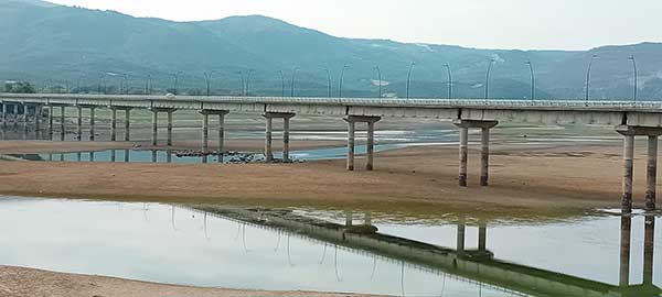 Εμφανής η υποχώρηση των υδάτων στη λίμνη Πολυφύτου