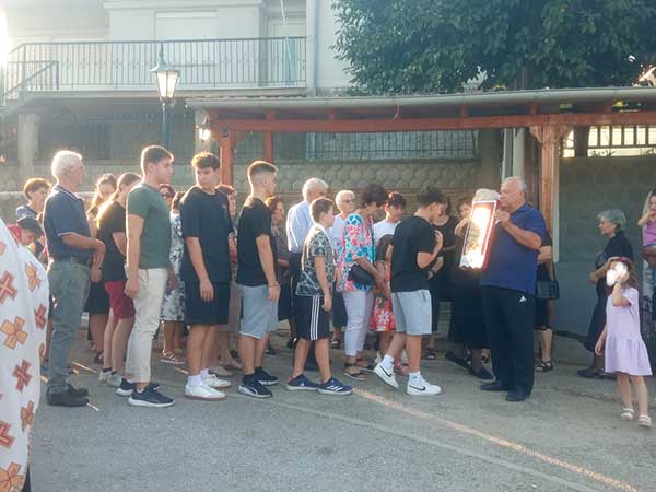Υποδοχή της ιερής εικόνας της Αγίας Τριάδας στον Πελεκάνο