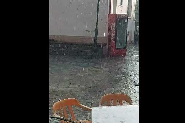Ισχυρή νεροποντή στο Σισάνι
