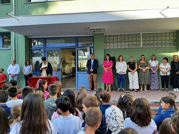 Ο δήμαρχος Κοζάνης στον αγιασμό του 2ου Δημοτικού Σχολείου Κοζάνης