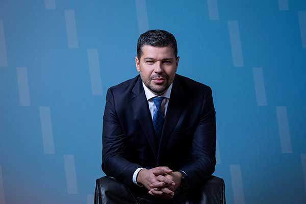 Όμιλος ΔΕΗ: Στρατηγική συμφωνία για εξαγορά 66,6MW ΑΠΕ σε λειτουργία και 1,7GW υπό ανάπτυξη στην Ελλάδα  από τους ομίλους Κοπελούζου & Σαμαρά