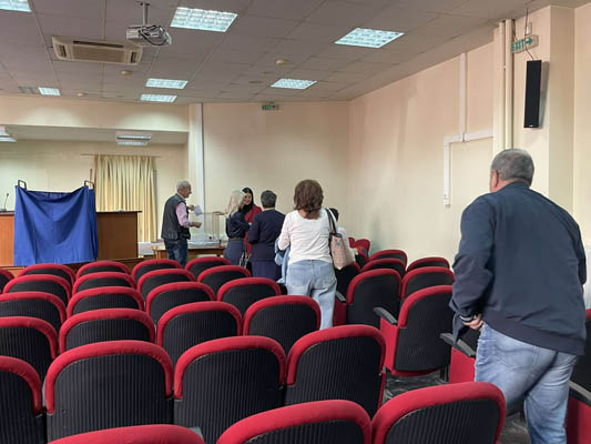 Άνοιξαν οι κάλπες στην Κοζάνη για την ανάδειξη της αρχηγίας του ΠΑΣΟΚ