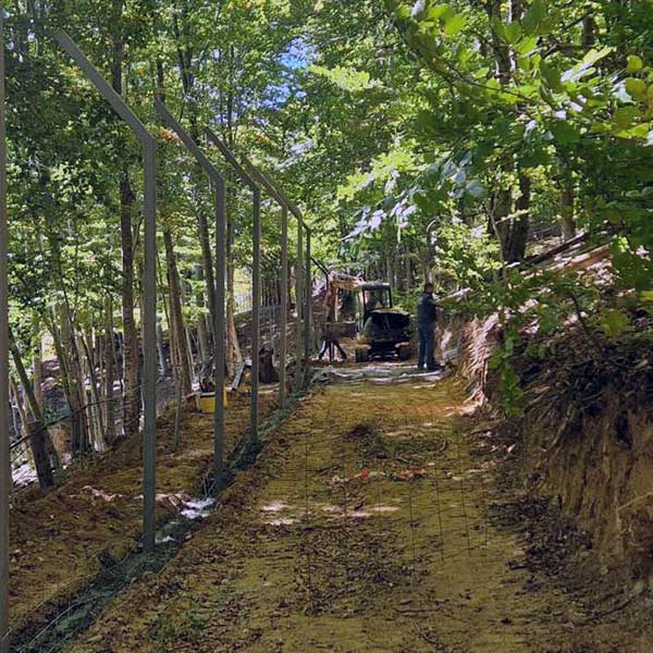 Εργασίες αντικατάστασης της περίφραξης στο Κέντρο Προστασίας Αρκούδας στο Νυμφαίο