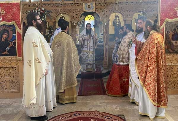 Πλήθος πιστών στο Δρυόβουνο για τη γιορτή του Αγίου Μάρτυρος Λογγίνου του Εκατοντάρχου