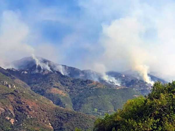 36 ατόμα πεζοπόρο από τη Δυτική Μακεδονία στη φωτιά στο Παγγαίο όρος – Σε μερική επιφυλακή η Πυροσβεστική Υπηρεσία