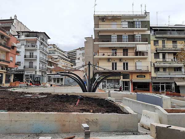 Συνεχίζονται οι εργασίες στην πλατεία Λασσάνη