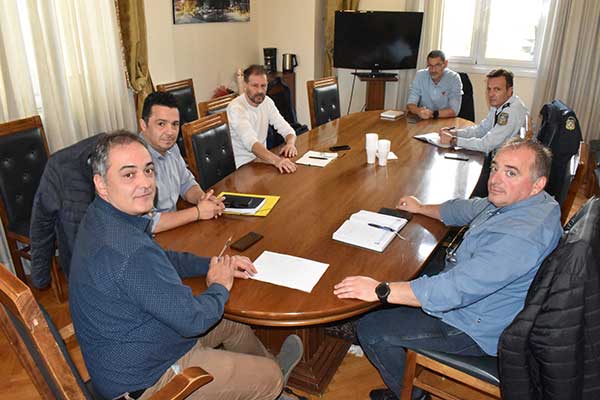 Σύσκεψη στο Δημαρχείο Κοζάνης για την οδική ασφάλεια – «Στοχεύουμε σε ένα λειτουργικό και ασφαλές αστικό περιβάλλον», υπογραμμίζει ο Δήμαρχος Γιάννης Κοκκαλιάρης