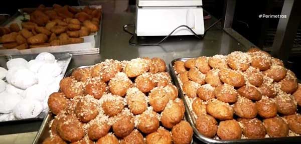 Τα μελομακάρονα και οι κουραμπιέδες της Κοζάνης