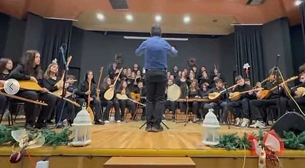 Ταξίδεψε με τις μουσικές του το Μουσικό Σχολείο Πτολεμαΐδας στη Χριστουγεννιάτικη εκδήλωση