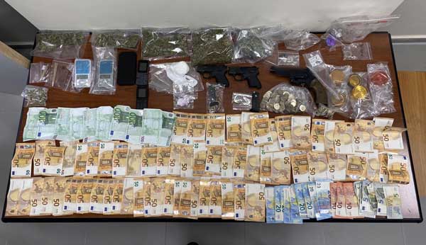 Συνελήφθη 29χρονος για διακίνηση ναρκωτικών ουσιών και παράβαση της νομοθεσίας περί όπλων στην Καστοριά