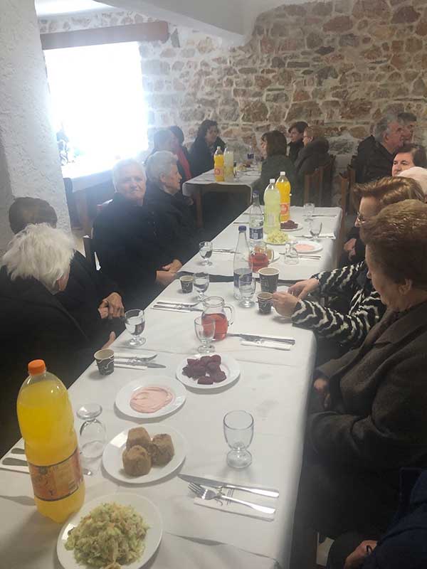 Γεύμα αγάπης για τους  ηλικιωμένους του Μεταξά