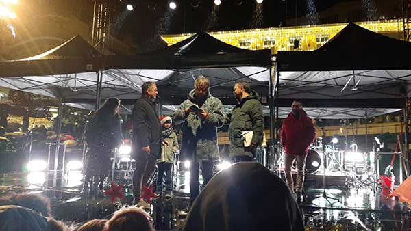 Το a capella τραγούδι του Κωστή Μαραβέγια – Αναβλήθηκε η συναυλία