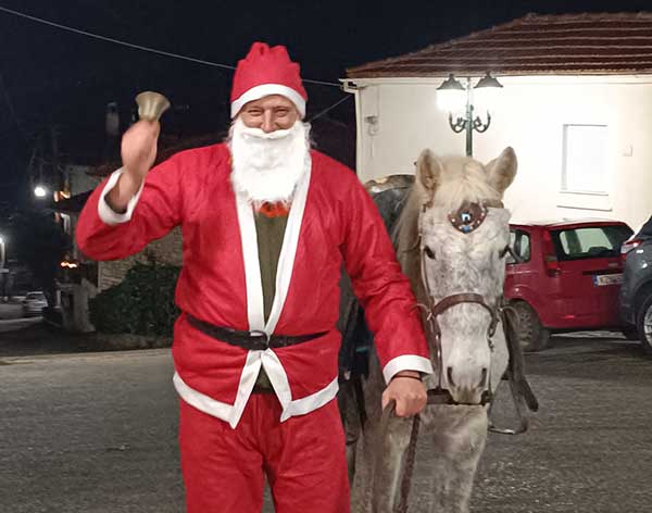 Στη Ροδιανή ο Άγιος Βασίλης έφτασε με άλογο