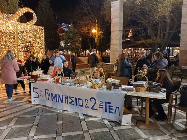 Μια ζεστή μουσική βραδιά στην κεντρική πλατεία Πτολεμαΐδας