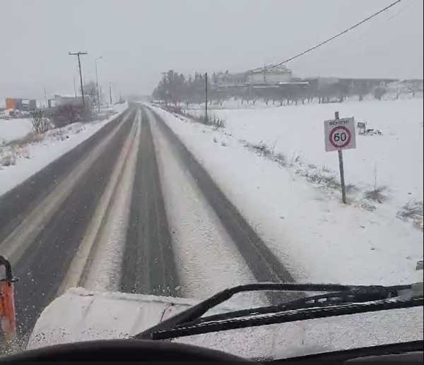 Αποχιονισμός τώρα στο Βατερό