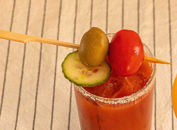 Bloody Mary με τσίπουρο και πιπεριά Φλωρίνης