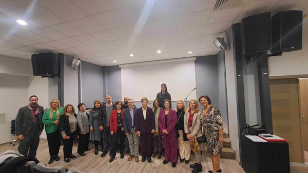 Ο Δήμος Κοζάνης στην ημερίδα της ΚΕΔΕ για την ενδοοικογενειακή βία, όπου αναγνωρίστηκε από τους συμμετέχοντες ως Δήμος «πιλότος» στα ζητήματα Ισότητας των Φύλων (Φωτογραφίες)