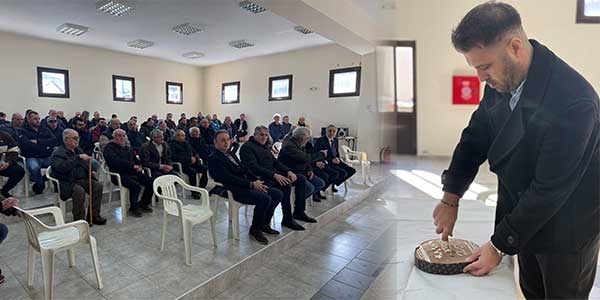 H κοπή πρωτοχρονιάτικης πίτας, στον «Αγροτικό Σύλλογο Βερμίου»