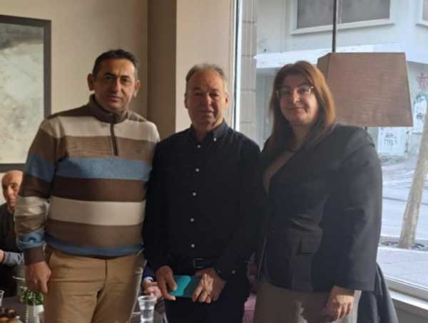 Η Ελένη Παπαδοπούλου και ο Πέτρος Παπακωνσταντίνου στην εκδήλωση κοπής της βασιλόπιτας των Συνταξιούχων ΟΑΕΕ Κοζάνης