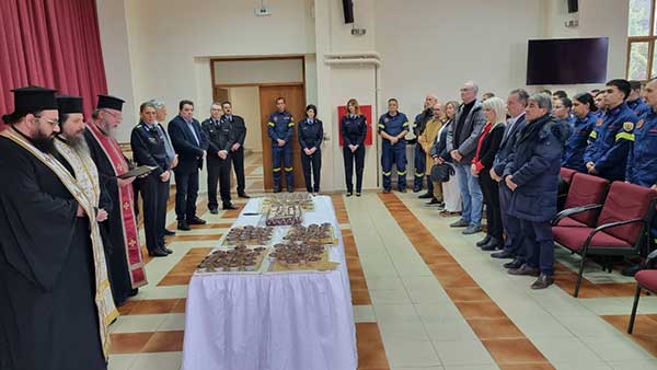 Χρήστος Ζευκλής: Θέτουμε υψηλά στάνταρ και υποστηρίζουμε τη σχολή Πυροσβεστών Τσοτυλίου. Παρουσία στην κοπή βασιλόπιτας (Βίντεο και φωτογραφίες)