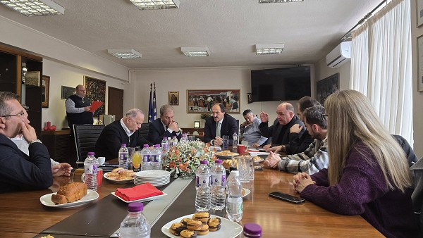 Σύσκεψη για το πρόβλημα της Αχλάδας