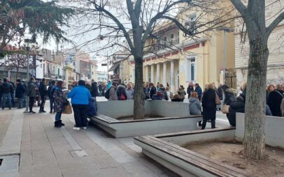Νέα διαμαρτυρία για τα δυο Ωνάσεια της Κοζάνης στην κεντρική πλατεία: Όχι σε προνομιούχους και μη μαθητές