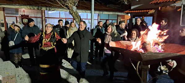 Άναψε ο Φανός του Άη Θανάση