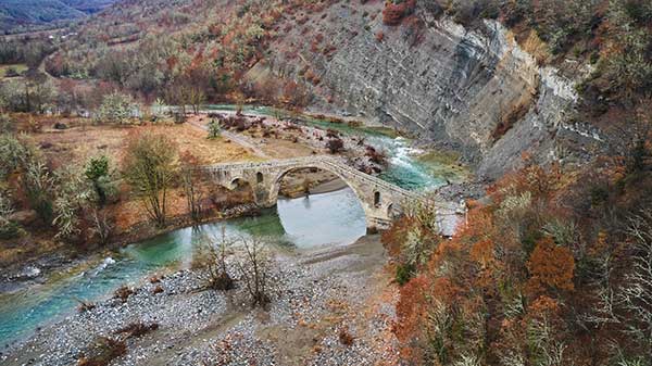 Το Γεφύρι Αζίζ Αγά στον ποταμό Βενέτικο