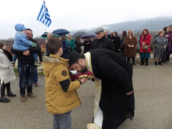Με λαμπρότητα η υποδοχή των Ιερών λειψάνων του Αγίου Νικάνορα στην Κερασιά Κοζάνης