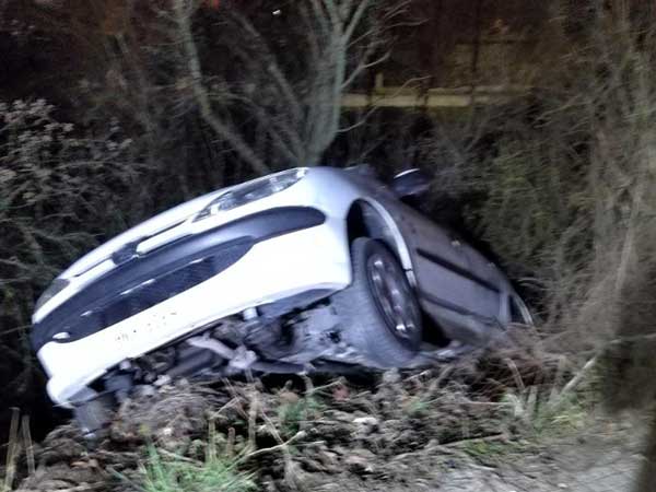 Κοζάνη: Εκτροπή αυτοκινήτου – Από θαύμα σώθηκαν οι επιβαίνοντες – Δείτε το βίντεο